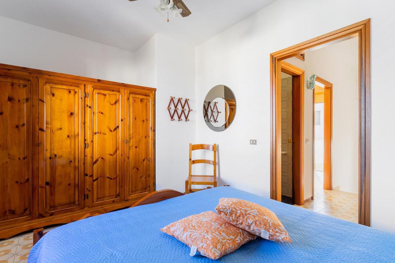 Villino Sabrina Con Piscina Villa Torre Lapillo Luaran gambar
